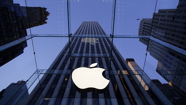 Apple, titolo sale dopo annuncio maxi investimenti