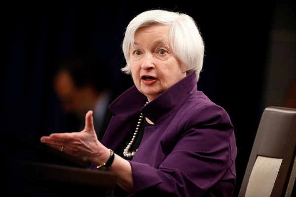 Yellen: Donald Trump non capisce nulla d'economia