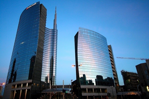 Unicredit, cambio rotta: tassi negativi oltre il milione di euro