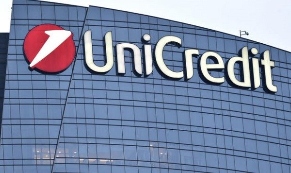 unicredit modifica rotta su tassi negativi